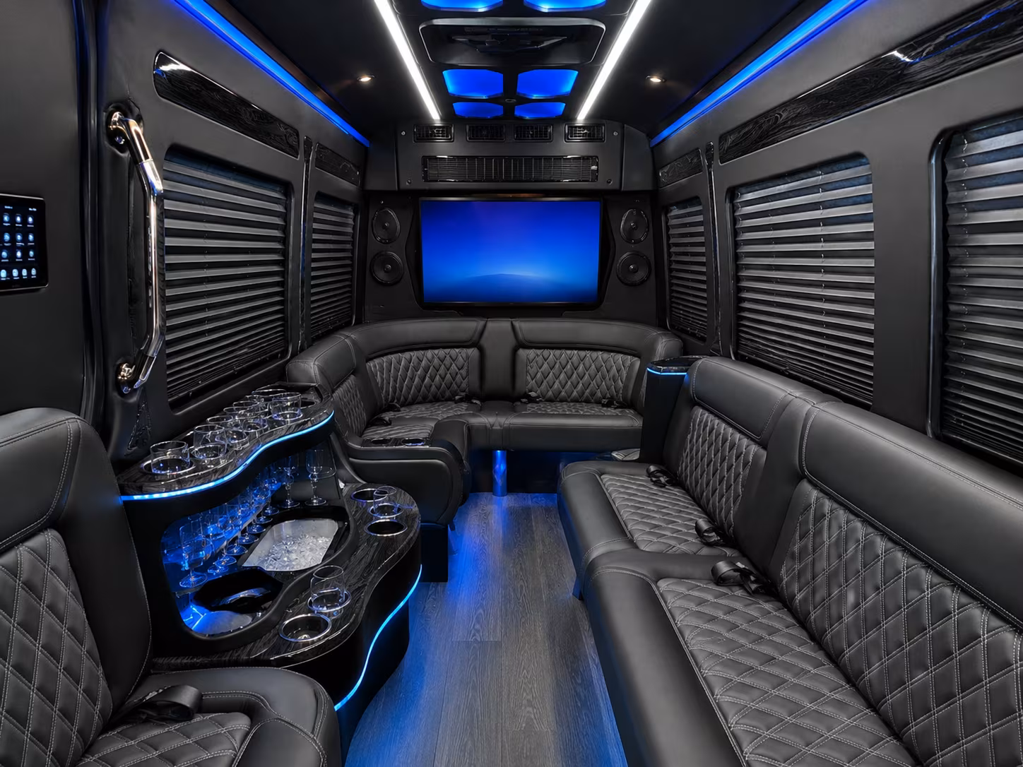 choose a convention center shuttle that keeps your event staff moving
